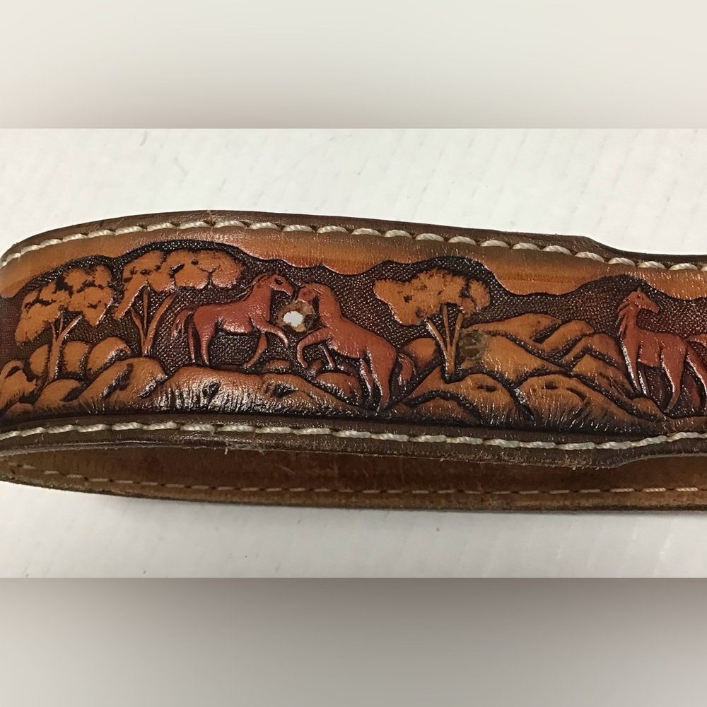 Vintage Siskiyou Belt Buckle With Western Cowhide Belt - Picture 7 of 11